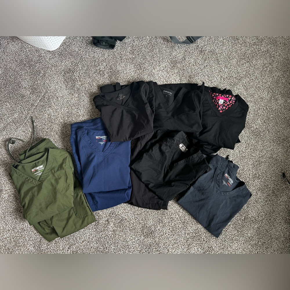 Lot of scrub sets